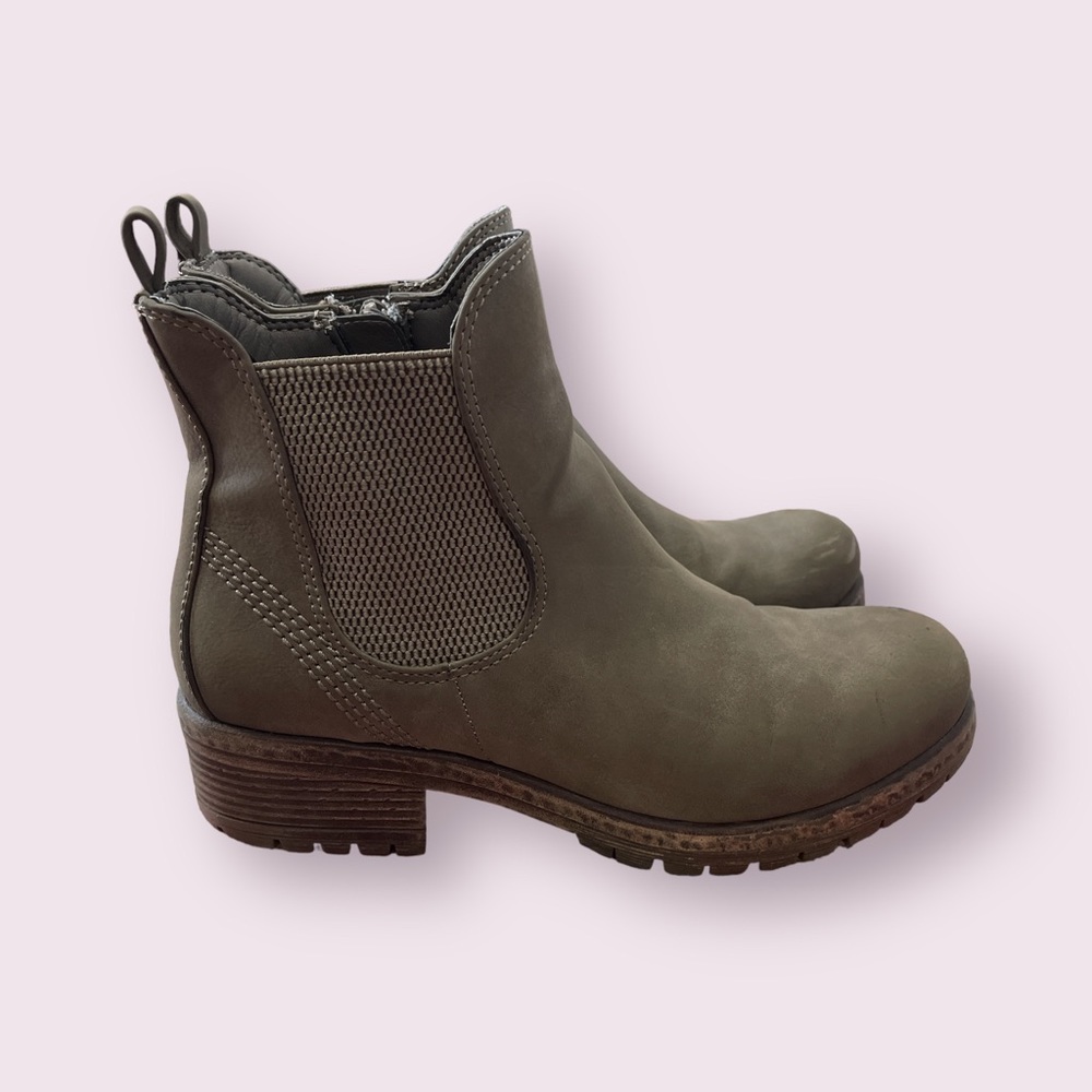 Crown Vintage Boots - Women’s Size 7 (Taupe)